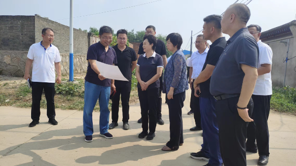 2-1實(shí)地調(diào)研為村莊做整體規(guī)劃設(shè)計(jì)_resized.png